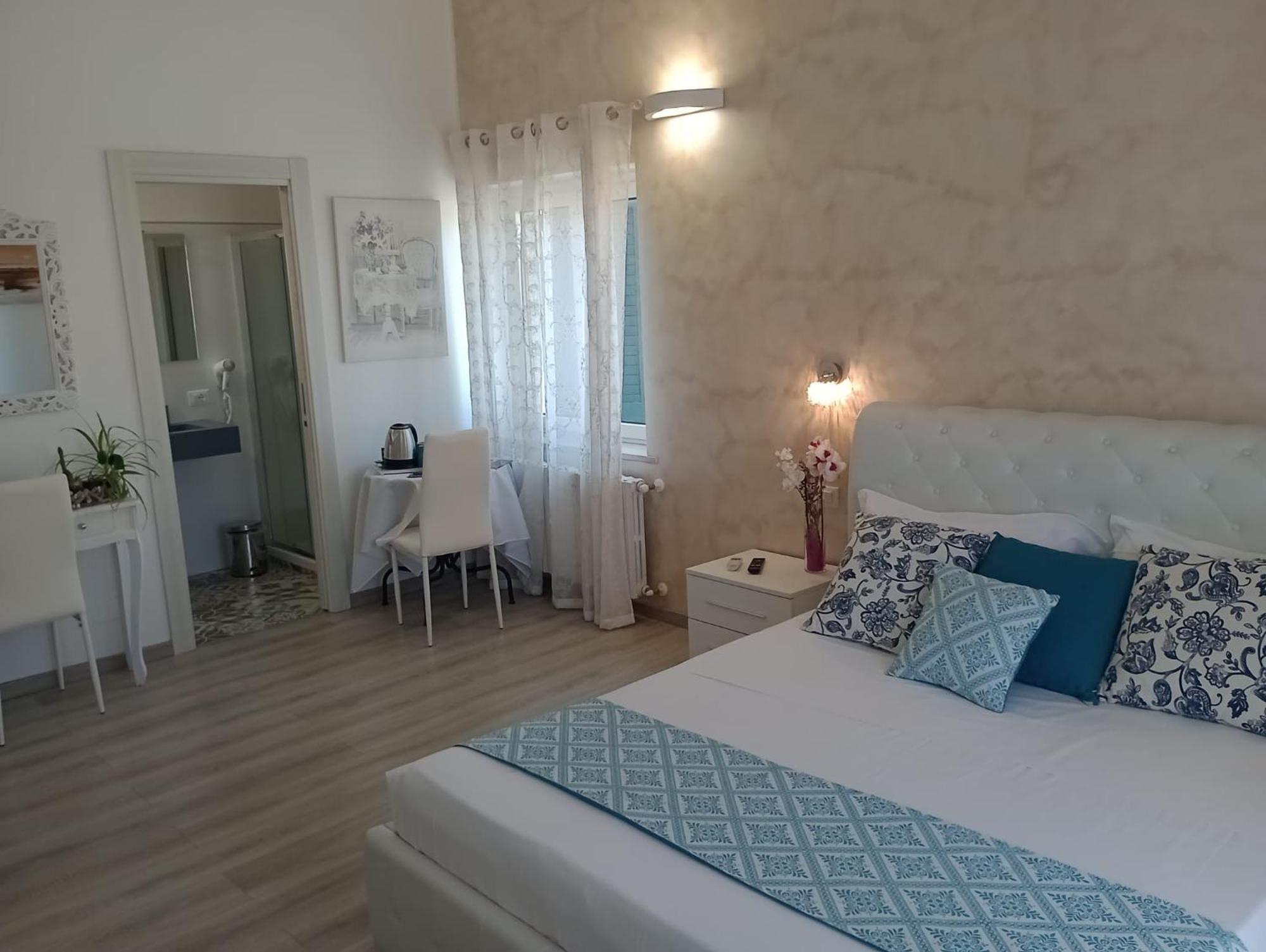 Viola Di Mare Rooms And Parking Termoli Bagian luar foto