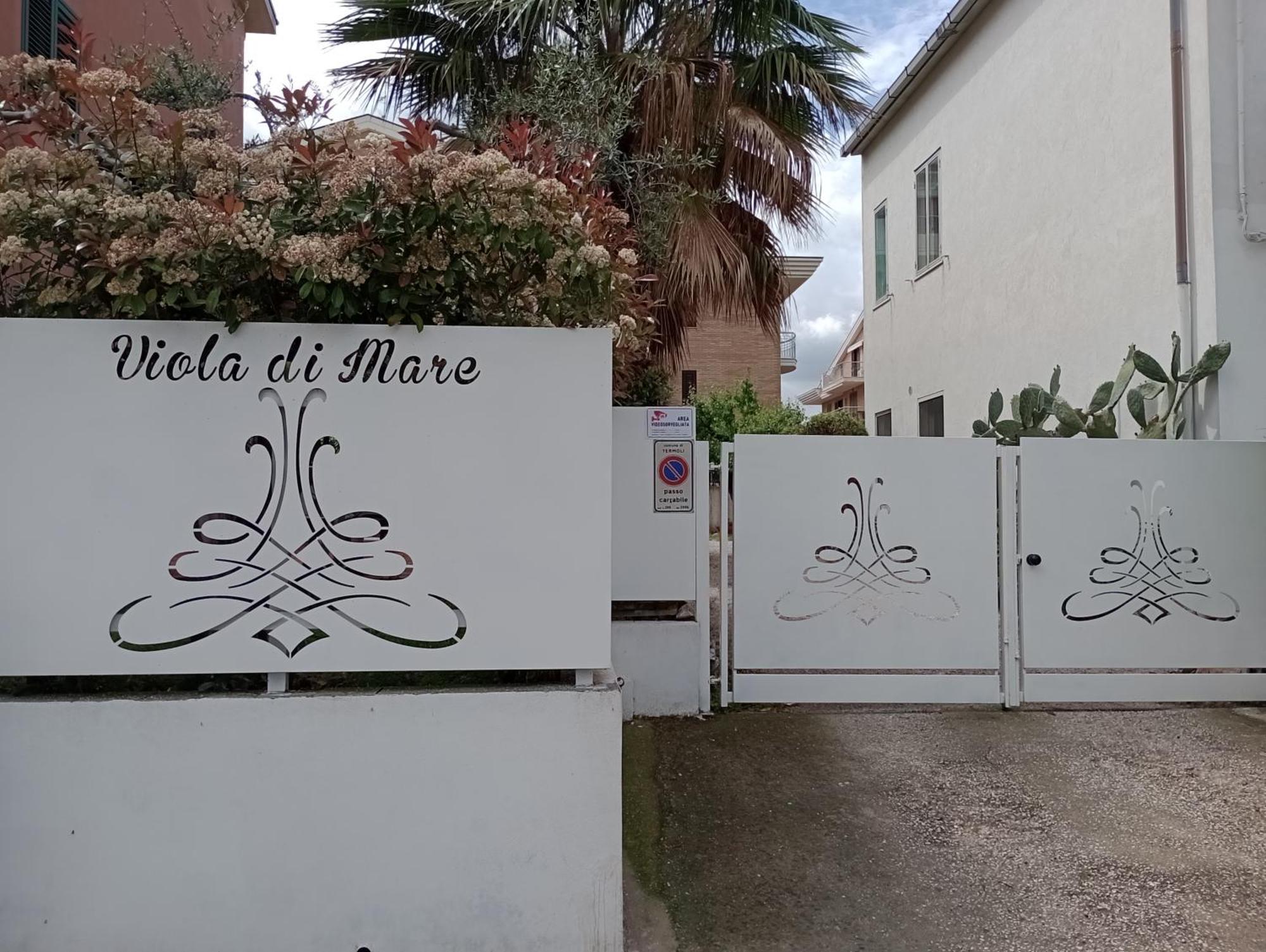 Viola Di Mare Rooms And Parking Termoli Bagian luar foto