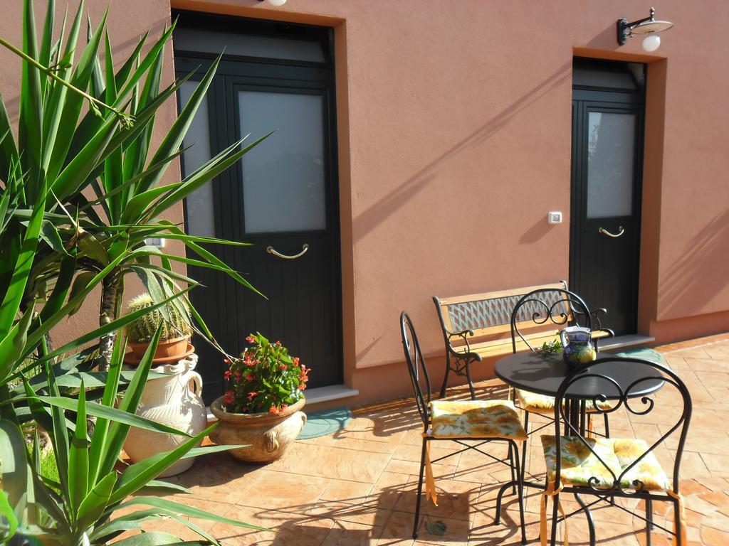 Viola Di Mare Rooms And Parking Termoli Bagian luar foto